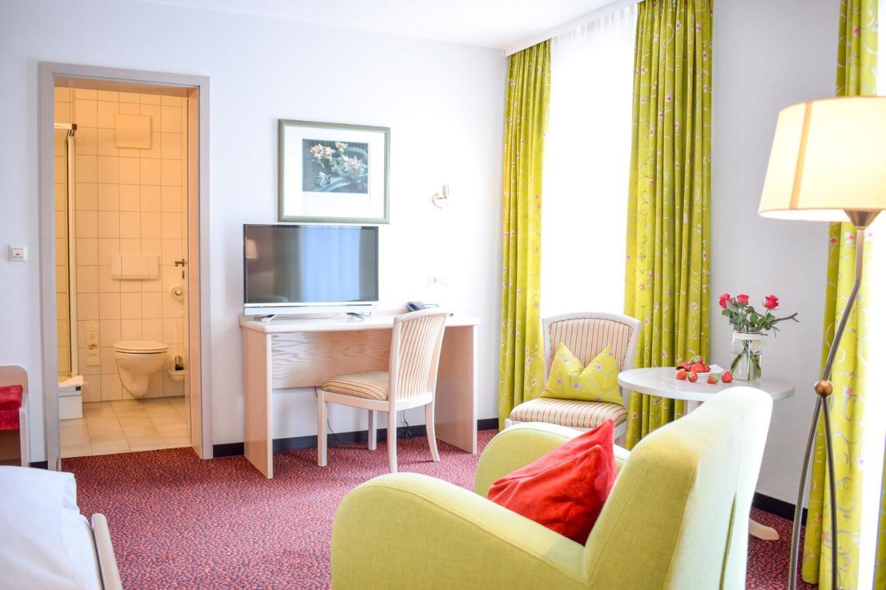 Castell Hotel & Restaurant Leinsweiler Luaran gambar