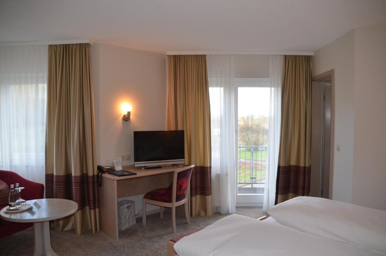 Castell Hotel & Restaurant Leinsweiler Luaran gambar