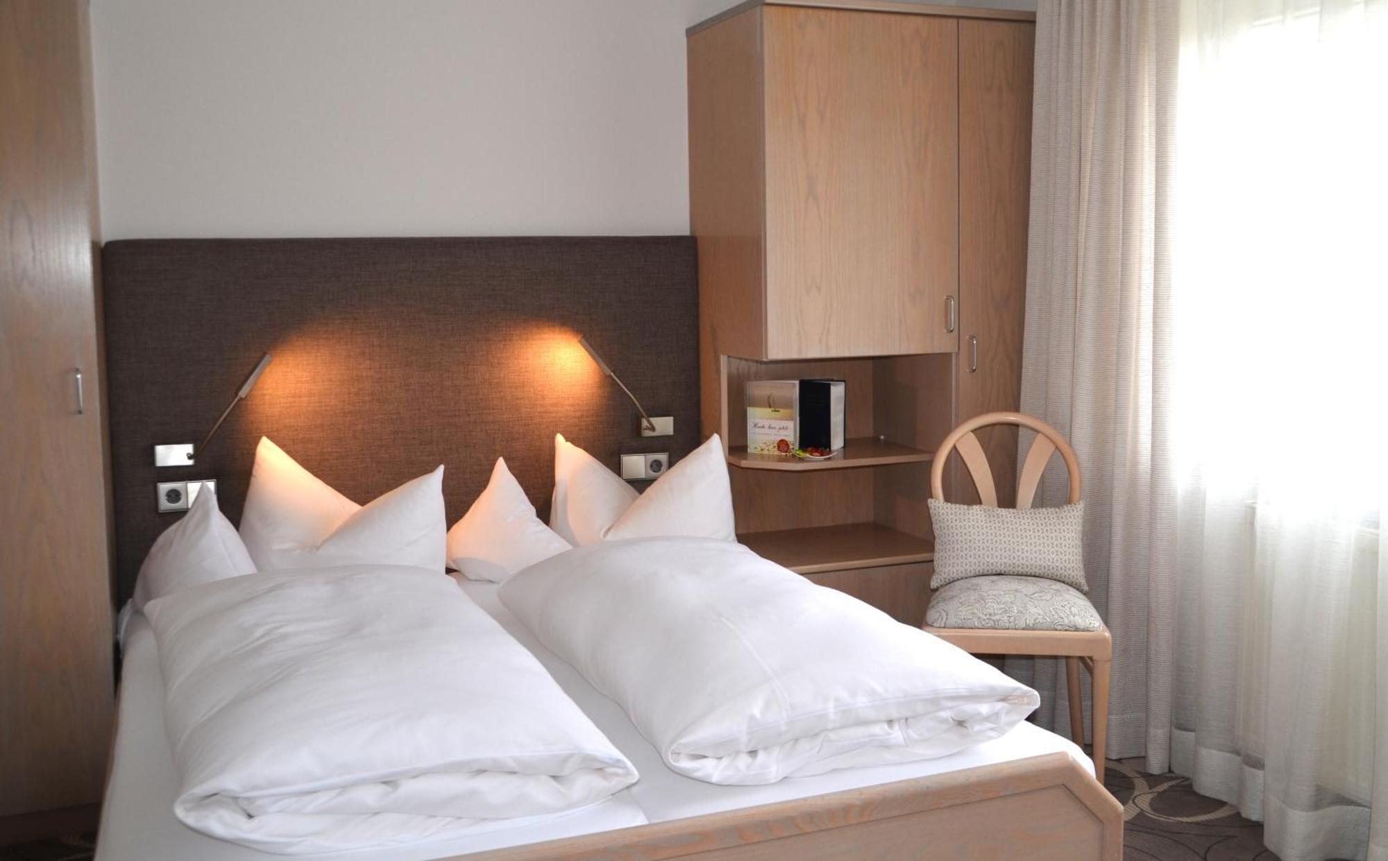 Castell Hotel & Restaurant Leinsweiler Luaran gambar